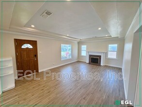 237 W Kelso St in Inglewood, CA - Foto de edificio - Building Photo