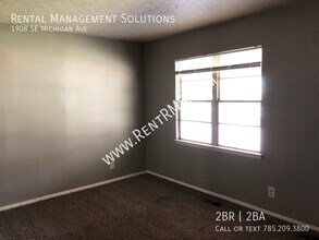 1908 SE Michigan Ave in Topeka, KS - Building Photo - Building Photo