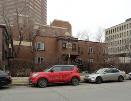 Urban Flats in Calgary, AB - Building Photo