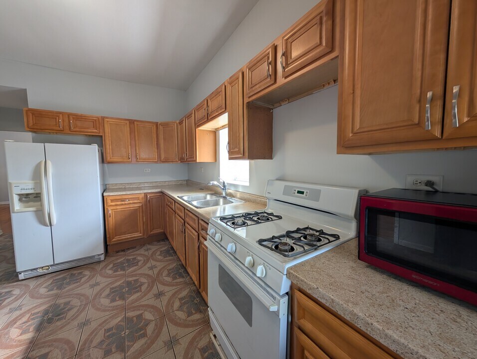 1422 N Maplewood Ave, Unit 1r in Chicago, IL - Building Photo