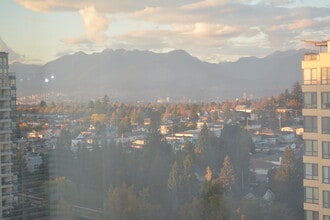 3588 Crowley Dr in Vancouver, BC - Building Photo - Building Photo