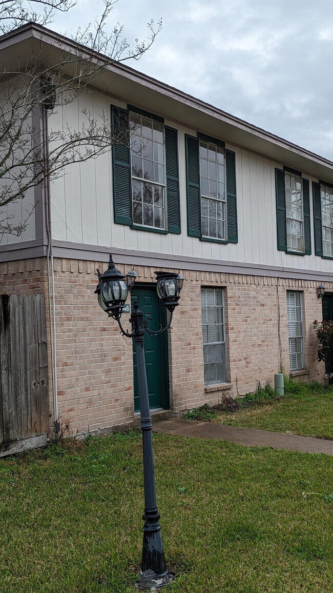 1946 Upland Dr photo'