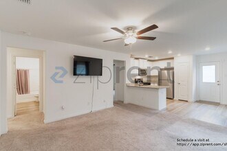 366 Fairlawn Wy in Maxwell, TX - Foto de edificio - Building Photo