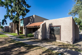 4304 W Solano Dr S in Glendale, AZ - Building Photo - Building Photo