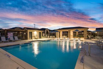 Cadia Grand Prairie in Grand Prairie, TX - Foto de edificio - Building Photo