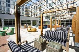 2626 Tunnel Blvd in Pittsburgh, PA - Building Photo - Building Photo