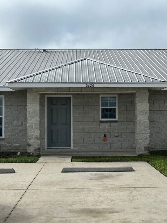 6724 SE 106th St in Belleview, FL - Building Photo