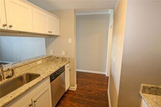 800 S Dakota Ave, Unit 235 in Tampa, FL - Building Photo - Building Photo
