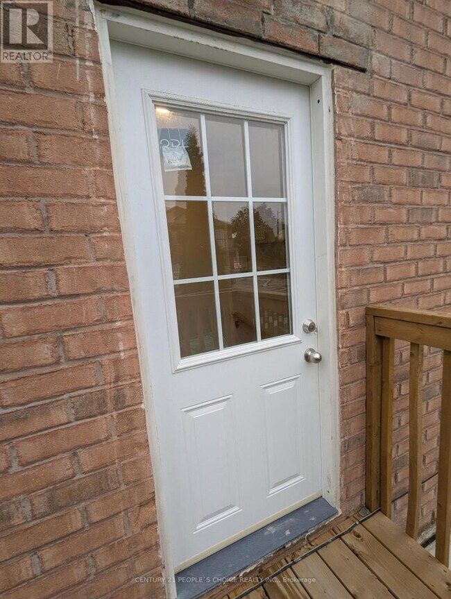 2 Ozner Ct in Brampton, ON - Building Photo - Building Photo