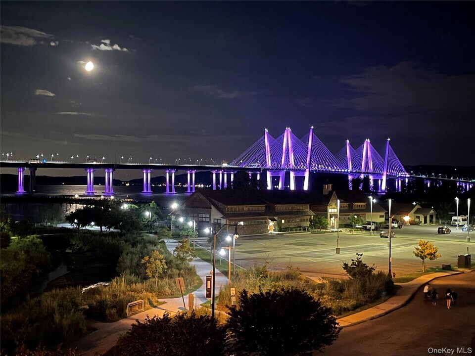 127 W Main St in Tarrytown, NY - Building Photo