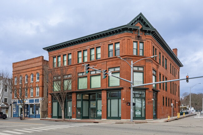 Murray on Main in Willimantic, CT - Foto de edificio - Building Photo