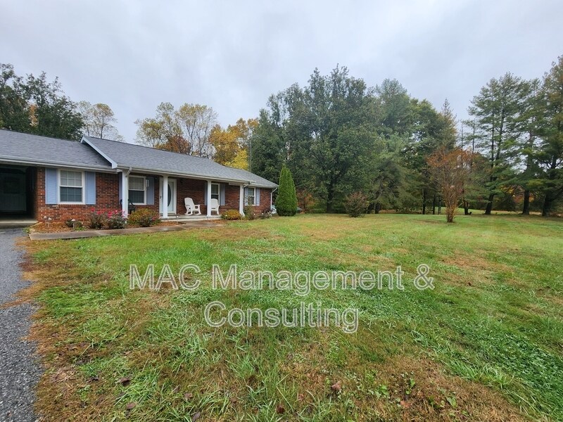 4914 S Grundy Quarles Hwy in Bloomington Springs, TN - Building Photo