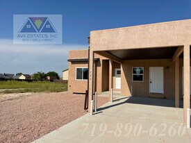 753 E Springmont Dr in Pueblo West, CO - Building Photo