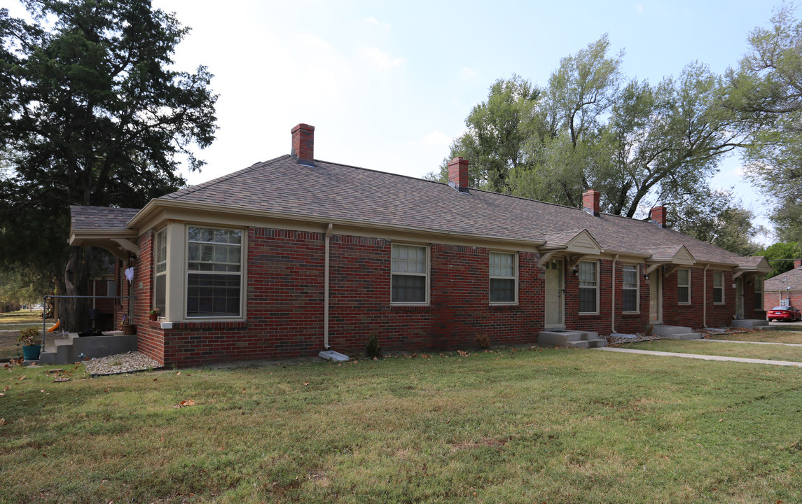 The Residences at Linwood in Wichita, KS - Building Photo