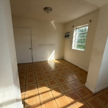 1716 SW 11th St, Unit 2 in Miami, FL - Building Photo - Building Photo