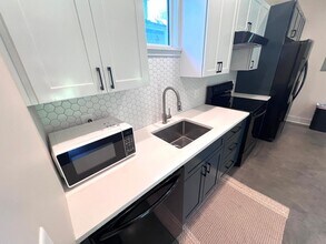 1427 Greenwood Ave in Nashville, TN - Building Photo - Building Photo