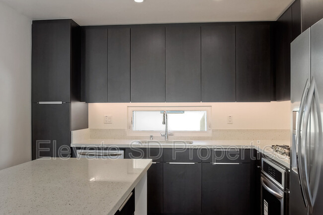 2860 C St in San Diego, CA - Building Photo - Building Photo