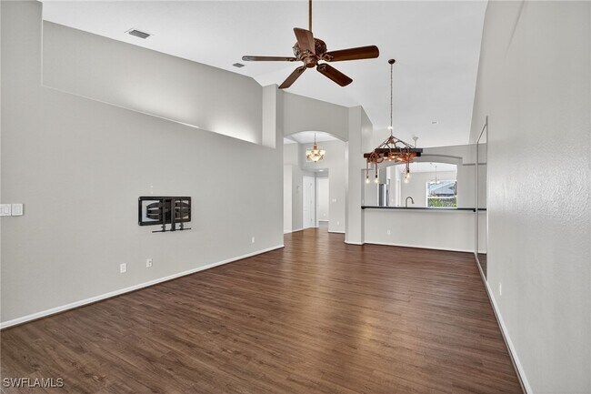 8480 Ibis Cove Cir in Naples, FL - Foto de edificio - Building Photo