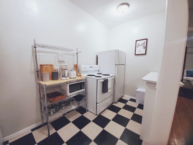 1108 S Detroit Ave Michael, Unit 3rd floor 1C in Tulsa, OK - Foto de edificio - Building Photo