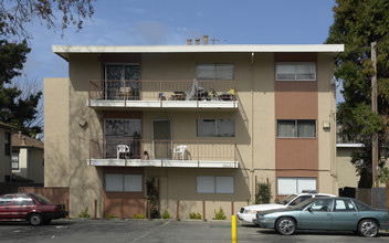 1815 28th Ave in Oakland, CA - Foto de edificio - Building Photo