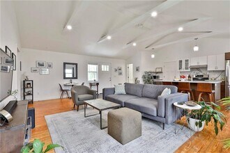 2037 Lively Ridge Rd NE in Atlanta, GA - Building Photo - Building Photo