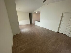 1602-1604 S Hickory Crk St in Wichita, KS - Building Photo - Building Photo