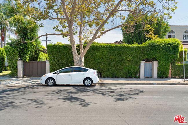 6682 Drexel Ave in Los Angeles, CA - Building Photo - Building Photo