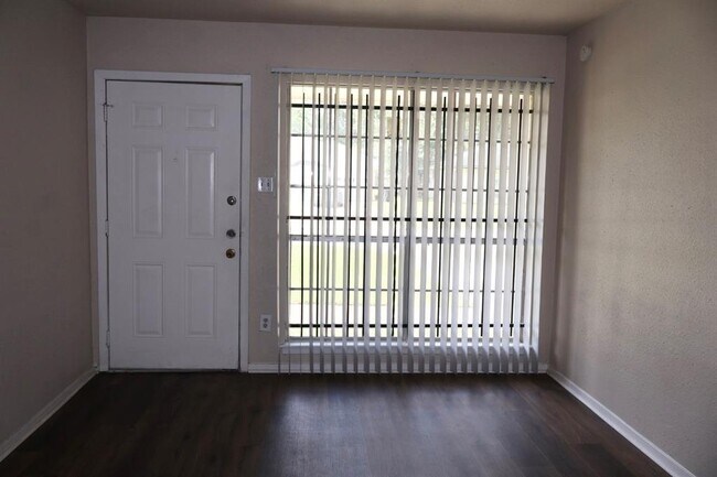 6415 Heath St in Houston, TX - Foto de edificio - Building Photo