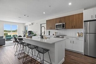 203 Lowell St in Wilmington, MA - Building Photo