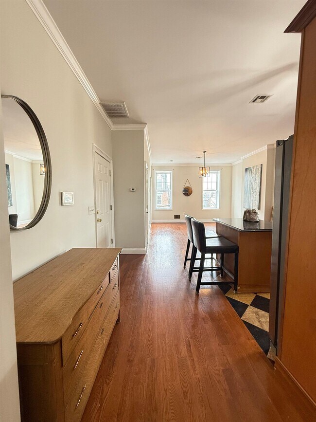 375 Palisade Ave in Jersey City, NJ - Building Photo - Building Photo