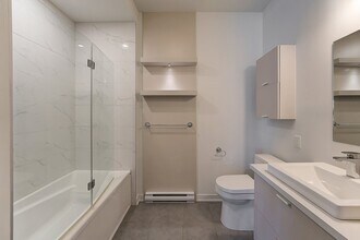 8265 Rue de Londres in Brossard, QC - Building Photo - Building Photo