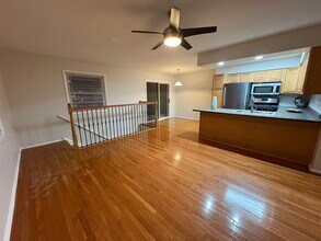 1142 W Inverrary Ln in Deerfield, IL - Building Photo - Building Photo