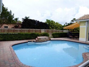 9026 SW 160th Terrace in Palmetto Bay, FL - Building Photo - Building Photo