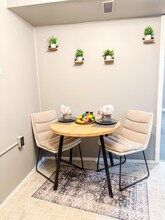 134 Mississippi Ave SE, Unit 1 in Washington, DC - Foto de edificio - Building Photo