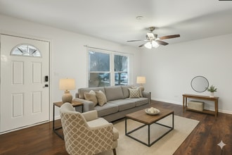 1945 Hancock Dr in Hoffman Estates, IL - Foto de edificio - Building Photo