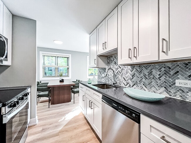 520 W Aldine Ave, Unit 314