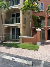 6340 NW 114th Ave in Doral, FL - Building Photo - Building Photo