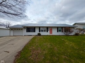 911 Sunset Dr in Covington, IN - Building Photo