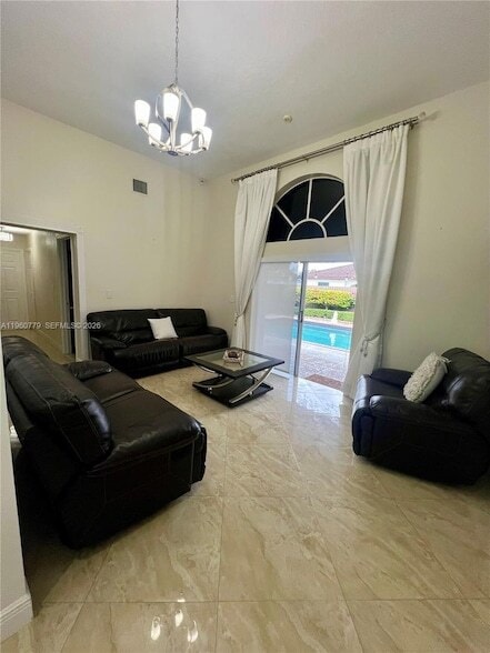 15263 SW 169th Ln in Miami, FL - Foto de edificio - Building Photo