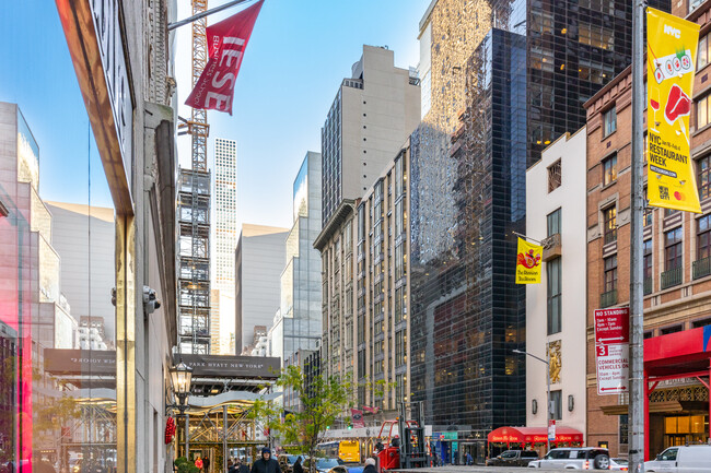 Metropolitan Tower in New York, NY - Building Photo - Building Photo