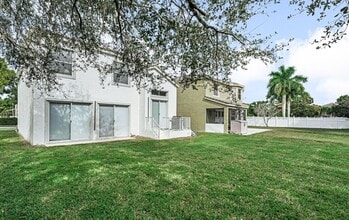 1222 Oakwater Dr in Royal Palm Beach, FL - Building Photo - Building Photo
