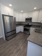 1726 Swan St in San Diego, CA - Building Photo - Building Photo