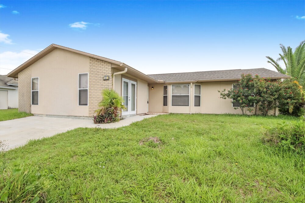 1807 Vauxhall St NW in Palm Bay, FL - Building Photo