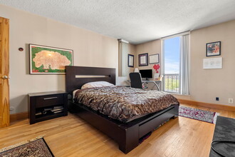 33 Pond Ave, Unit 804 in Brookline, MA - Building Photo - Building Photo