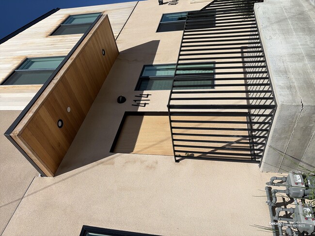 414 S Ave 56, Unit 1 in Los Angeles, CA - Foto de edificio - Building Photo