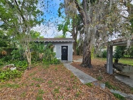 1504 E 99th Ave in Tampa, FL - Building Photo