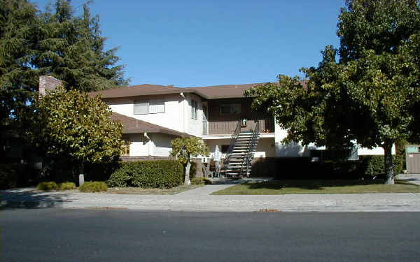 1052 W Hamilton Ave in Campbell, CA - Building Photo - Building Photo