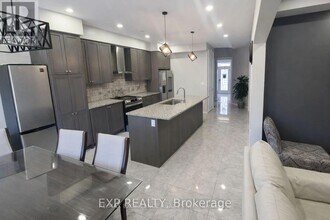 45 Queen Mary Blvd in Hamilton, ON - Building Photo - Building Photo