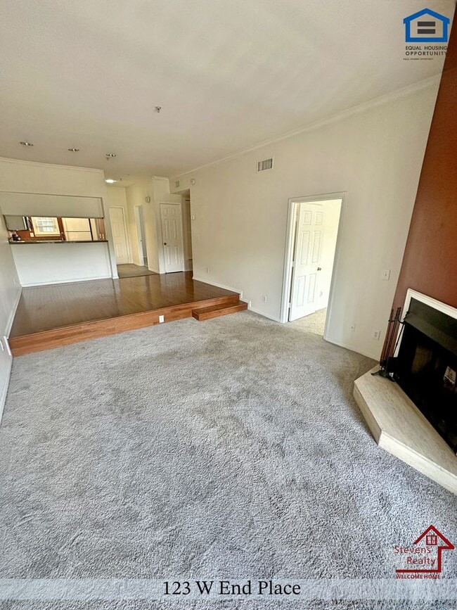 123 West End Pl in Nashville, TN - Foto de edificio - Building Photo