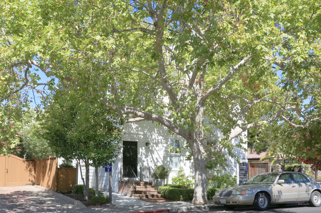 162 W Spain St in Sonoma, CA - Building Photo - Building Photo